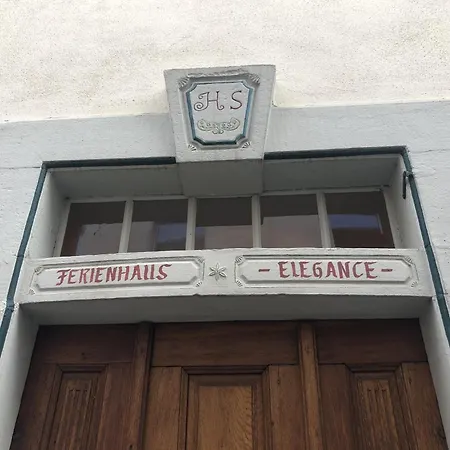 Altstadtmeise Elegance